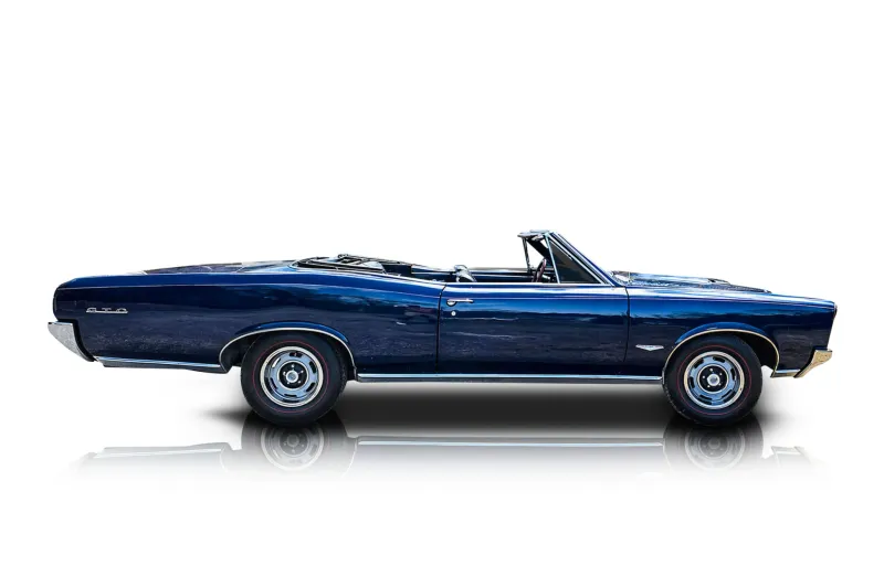 An incredible side shot photo of aPontiac GTO that you should buy.