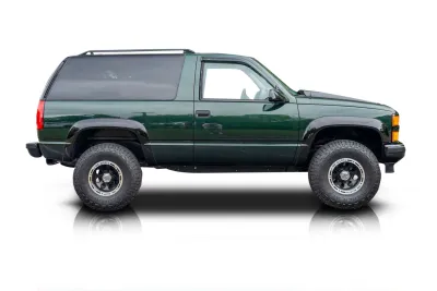 Passenger side photo of 1998 Chevrolet Tahoe