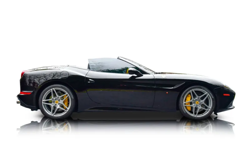 An incredible side shot photo of aFerrari California that you should buy.