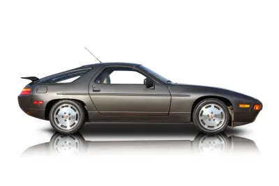 Passenger side photo of 1989 Porsche 928