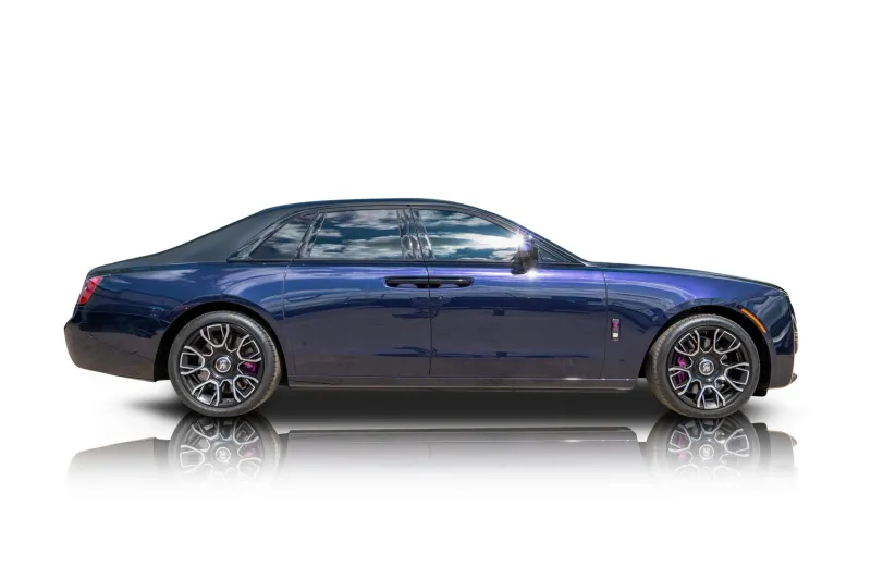 An incredible side shot photo of aRolls-Royce Ghost that you should buy.