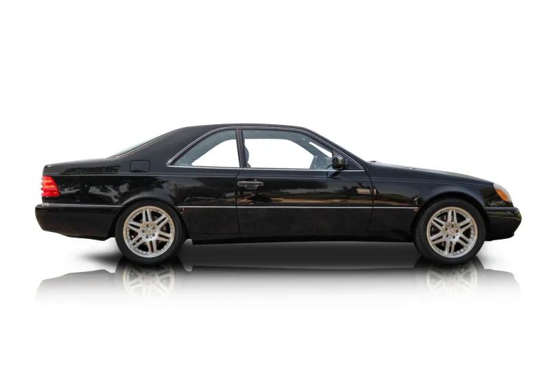 An incredible side shot photo of aMercedes-Benz S500 that you should buy.