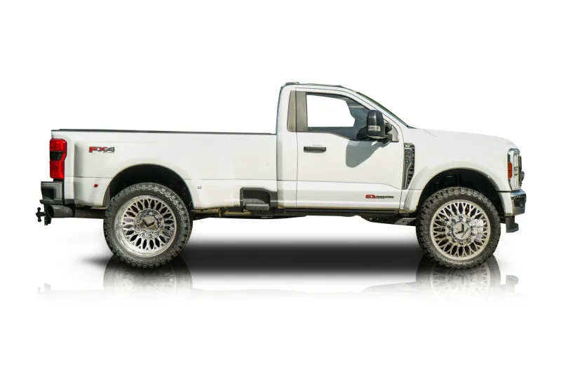 An incredible side shot photo of aFord F-450 that you should buy.