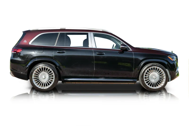 An incredible side shot photo of aMercedes-Benz Maybach GLS600 that you should buy.