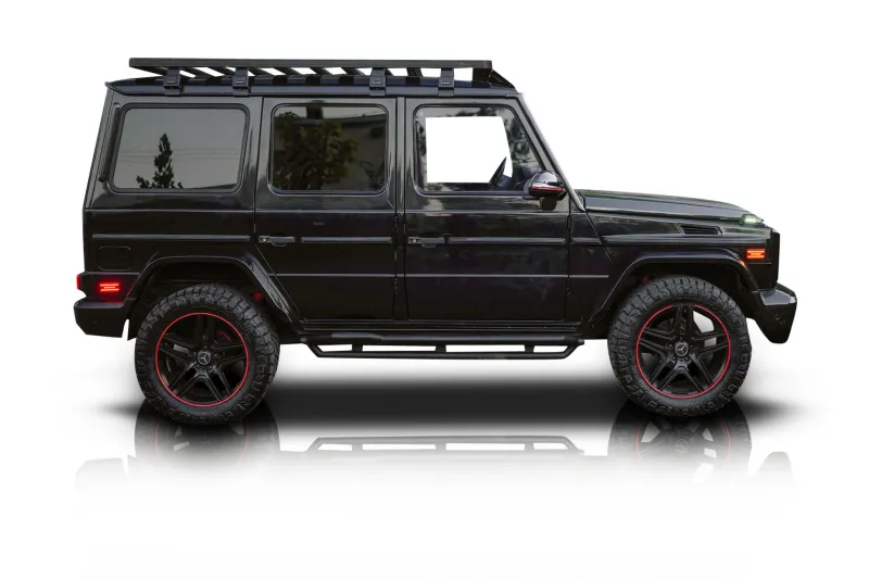 An incredible side shot photo of aMercedes-Benz G500 that you should buy.