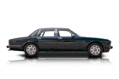 Passenger side photo of 1994 Jaguar XJ6