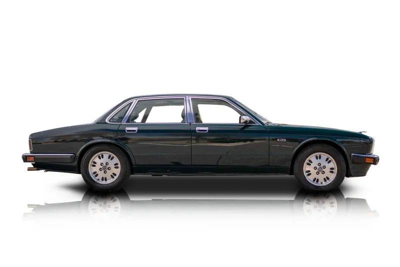 An incredible side shot photo of aJaguar XJ6 that you should buy.