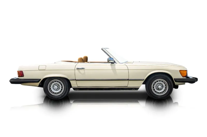 An incredible side shot photo of aMercedes-Benz 450SL that you should buy.