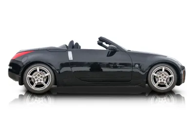 Passenger side photo of 2007 Nissan 350Z