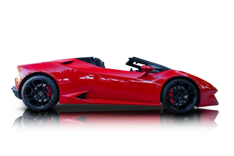 An incredible side shot photo of aLamborghini Huracan that you should buy.