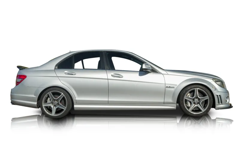 An incredible side shot photo of aMercedes-Benz C63 AMG that you should buy.