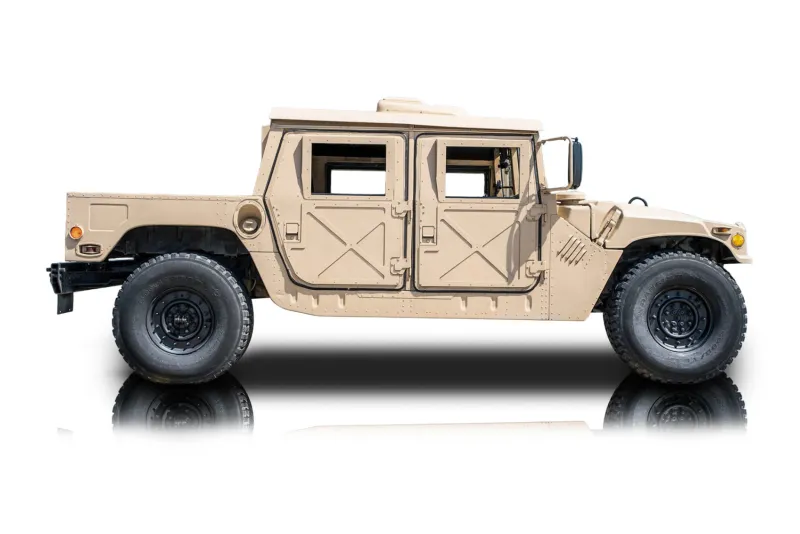 An incredible side shot photo of aAM General Humvee that you should buy.