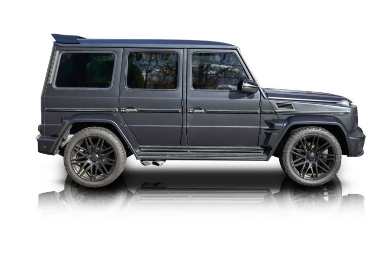 An incredible side shot photo of aMercedes-Benz G55 AMG that you should buy.