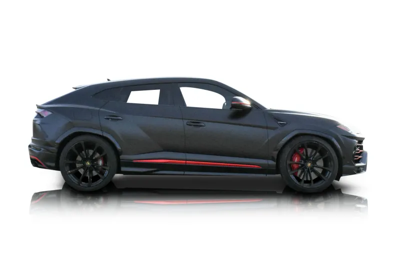 An incredible side shot photo of aLamborghini Urus that you should buy.