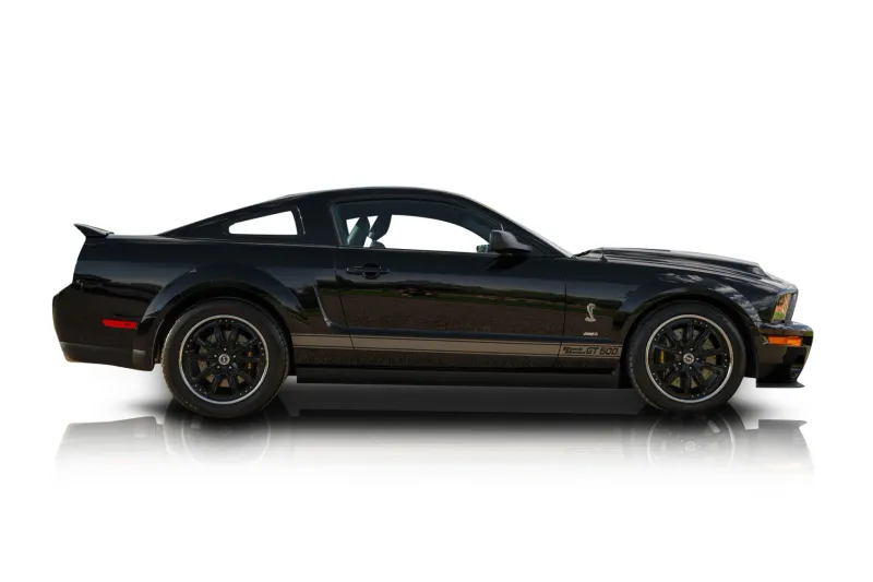 An incredible side shot photo of aFord Mustang that you should buy.