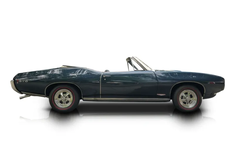 An incredible side shot photo of aPontiac GTO that you should buy.