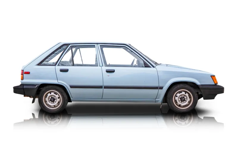 An incredible side shot photo of aToyota Tercel that you should buy.