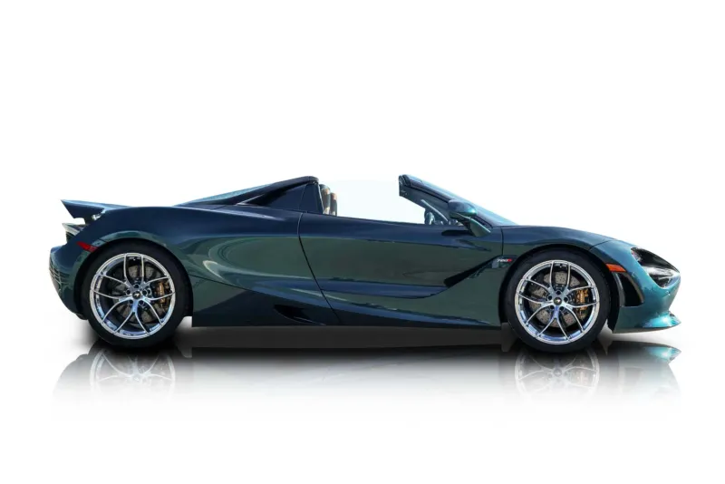 An incredible side shot photo of aMcLaren 720S that you should buy.