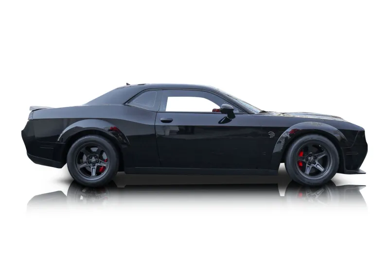An incredible side shot photo of aDodge Challenger that you should buy.