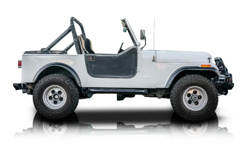 An incredible side shot photo of aJeep CJ-7 that you should buy.