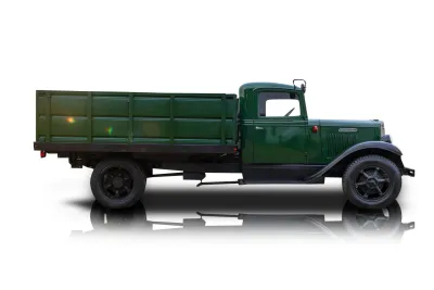 Passenger side photo of 1937 International Harvester C-30