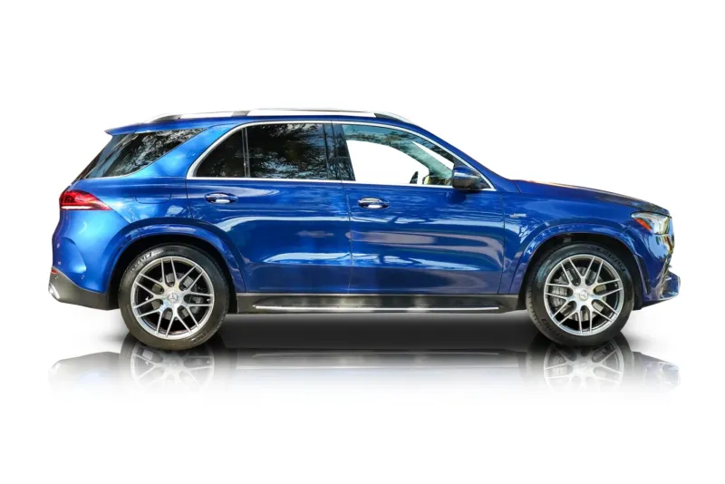 An incredible side shot photo of aMercedes-Benz GLE53 AMG that you should buy.