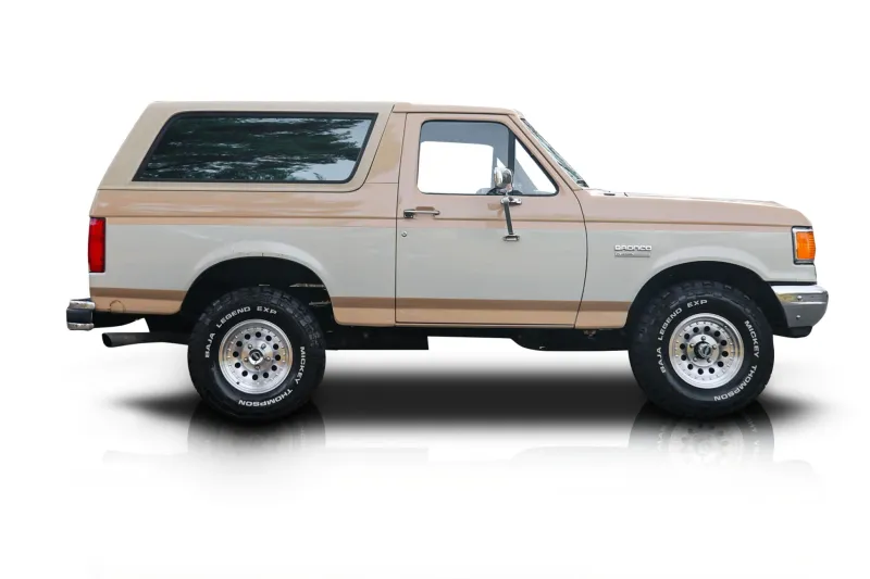 An incredible side shot photo of aFord Bronco that you should buy.