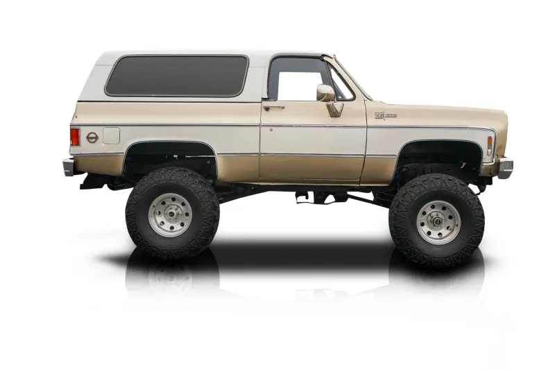 An incredible side shot photo of aChevrolet K5 Blazer that you should buy.