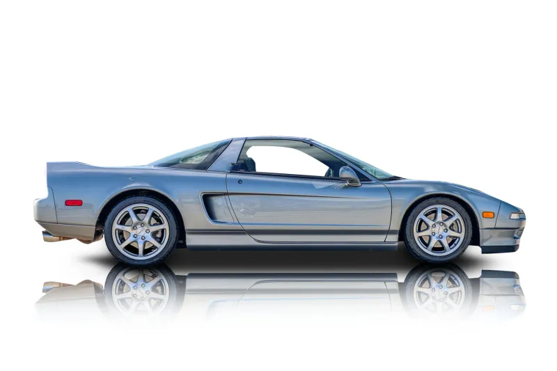 An incredible side shot photo of aAcura NSX that you should buy.