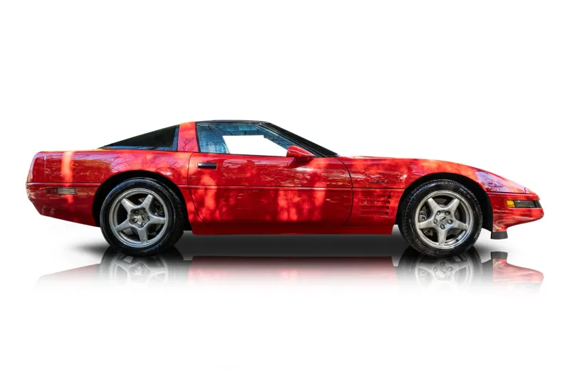 An incredible side shot photo of aChevrolet Corvette that you should buy.