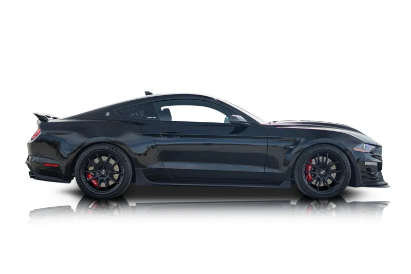 An incredible side shot photo of aFord Mustang that you should buy.