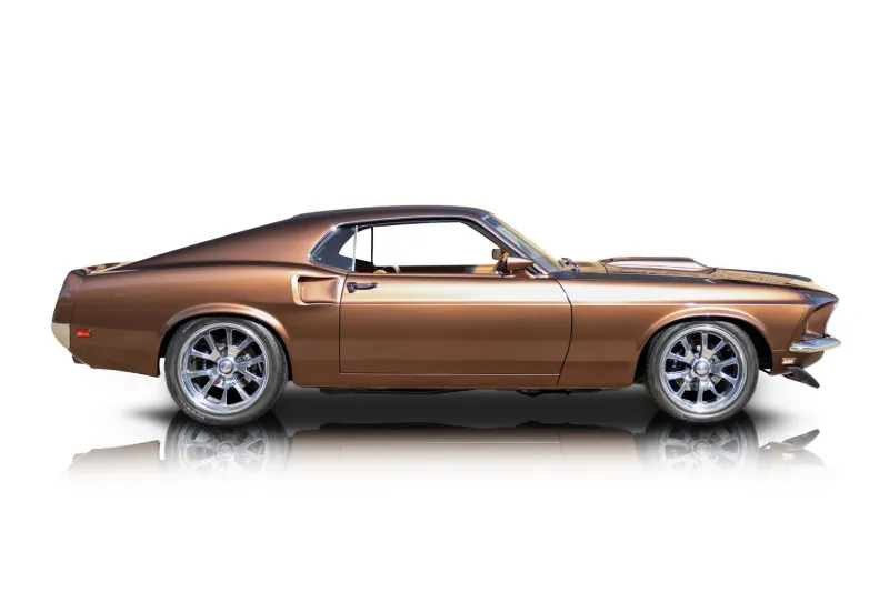 An incredible side shot photo of aFord Mustang that you should buy.
