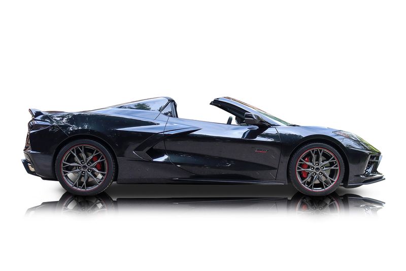 An incredible side shot photo of aChevrolet Corvette that you should buy.