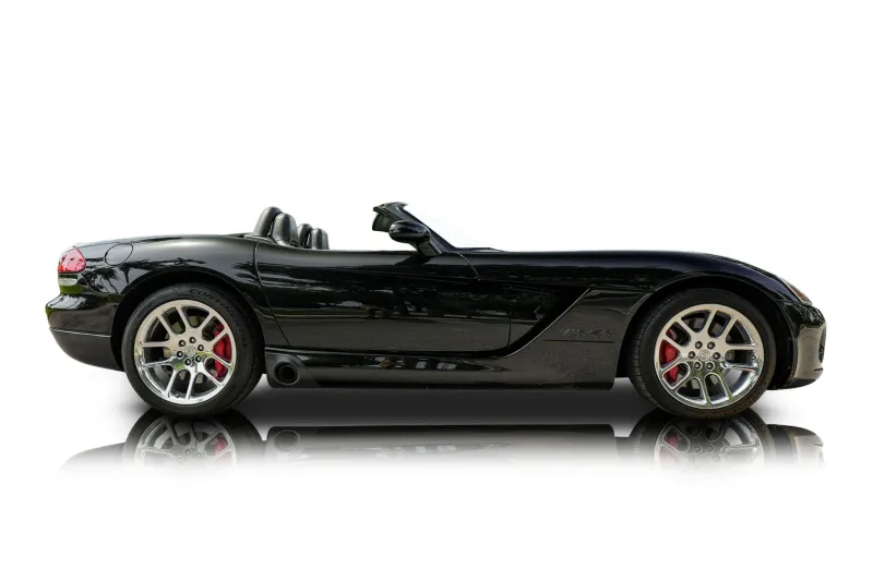An incredible side shot photo of aDodge Viper that you should buy.