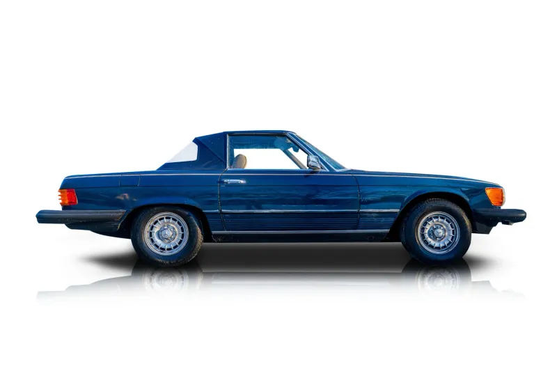 An incredible side shot photo of aMercedes-Benz 380SL that you should buy.