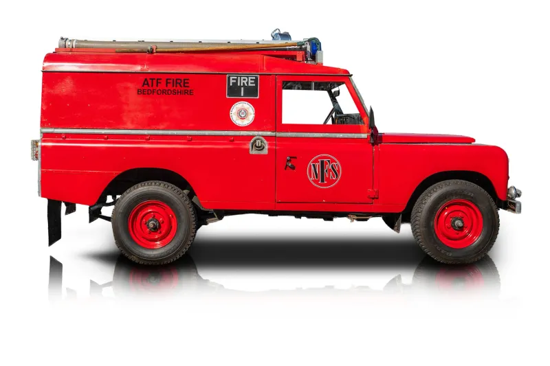 An incredible side shot photo of aLand Rover Series IIIA that you should buy.
