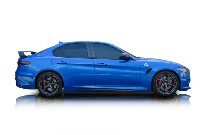 Passenger side photo of 2020 Alfa Romeo Giulia