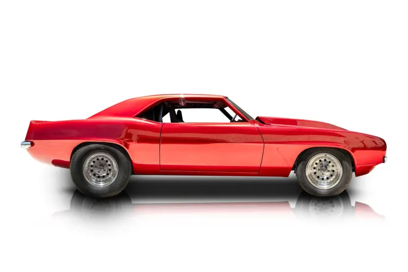 An incredible side shot photo of aChevrolet Camaro that you should buy.