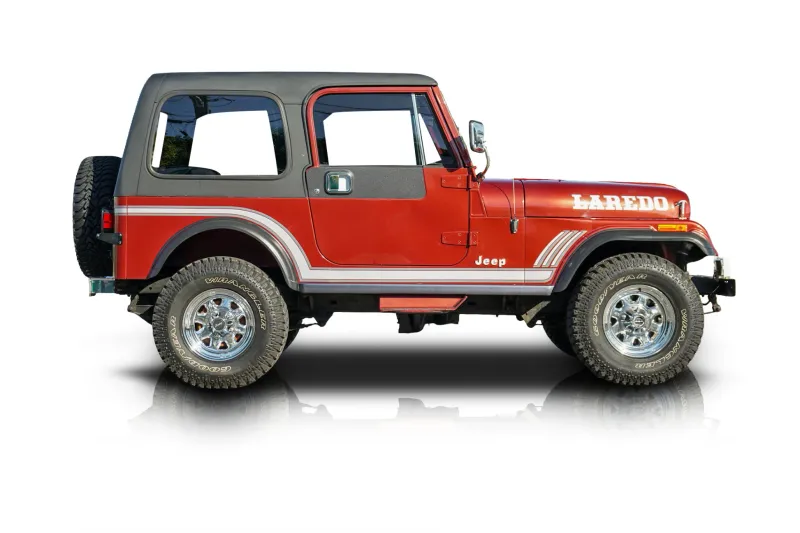 An incredible side shot photo of aJeep CJ-7 that you should buy.