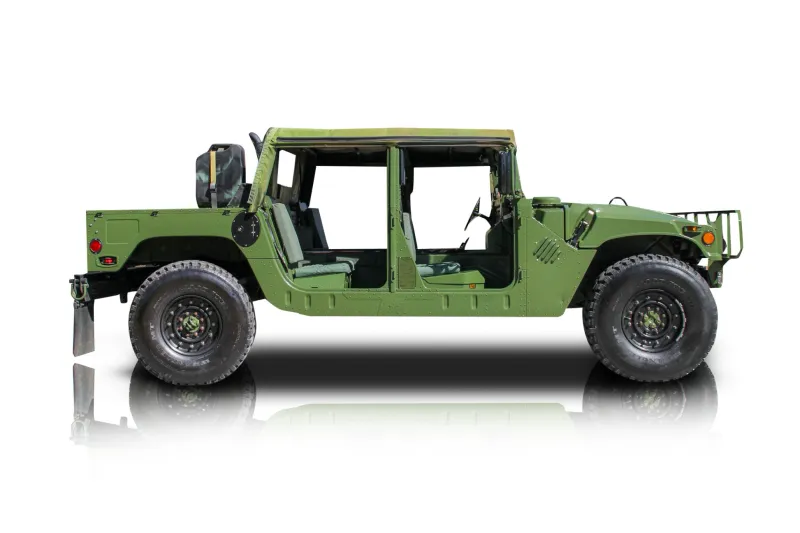 An incredible side shot photo of aAM General Humvee that you should buy.