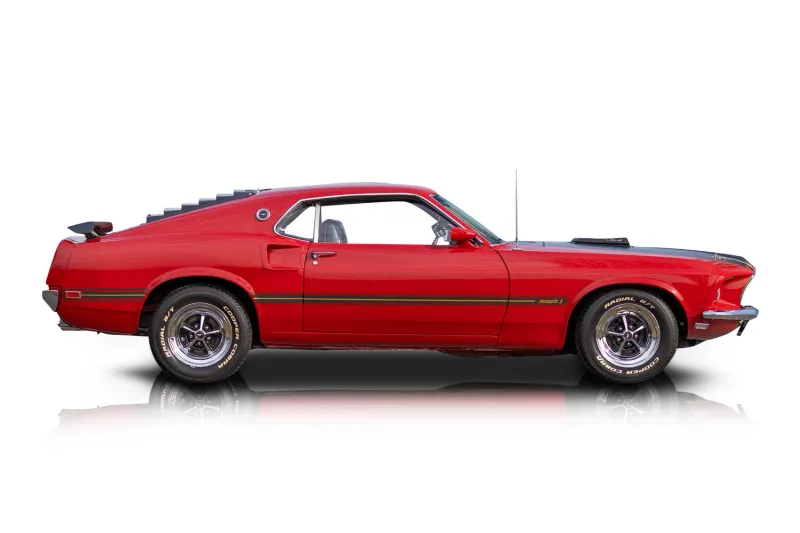 An incredible side shot photo of aFord Mustang that you should buy.