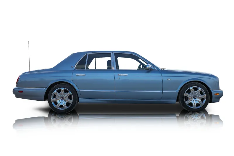 An incredible side shot photo of aBentley Arnage that you should buy.