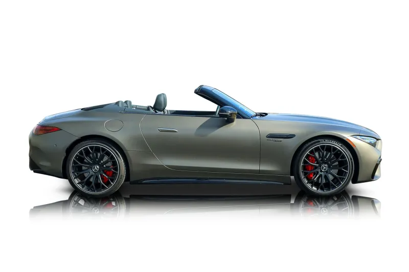 An incredible side shot photo of aMercedes-Benz SL55 AMG that you should buy.