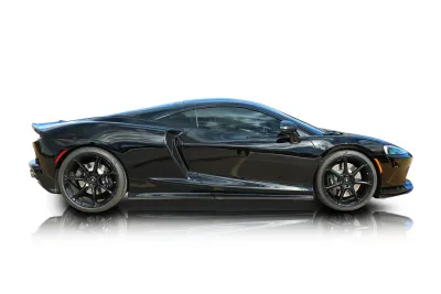 Passenger side photo of 2020 McLaren GT