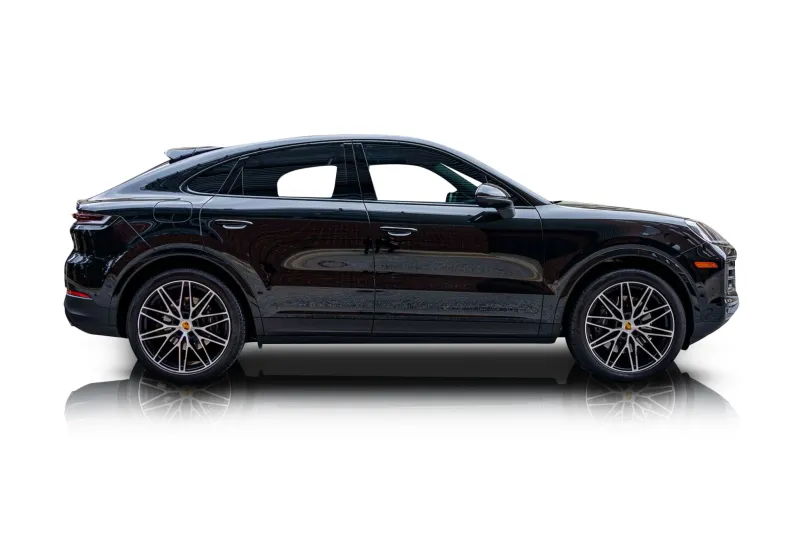 An incredible side shot photo of aPorsche Cayenne that you should buy.