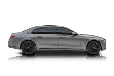 Passenger side photo of 2024 Mercedes-Benz Maybach S580
