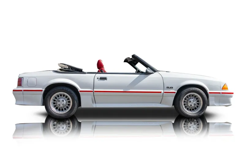 An incredible side shot photo of aFord Mustang that you should buy.