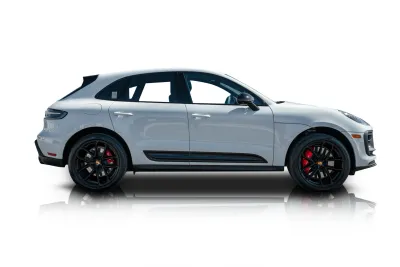 Passenger side photo of 2024 Porsche Macan
