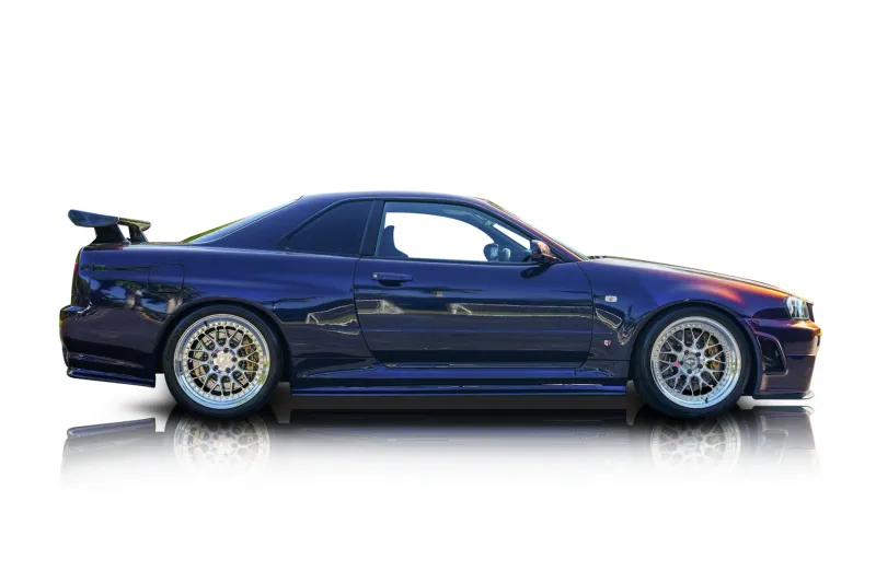 An incredible side shot photo of aNissan Skyline that you should buy.