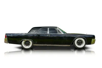 Passenger side photo of 1961 Lincoln Continental